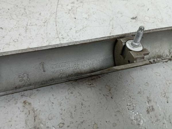 MOULURE HAYON PEUGEOT 206 - Vue 2